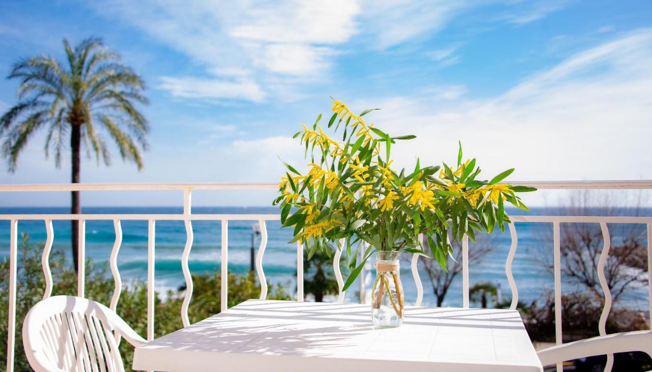 Hotel Et Appartements Reine D'Azur Roquebrune-Cap-Martin Eksteriør billede
