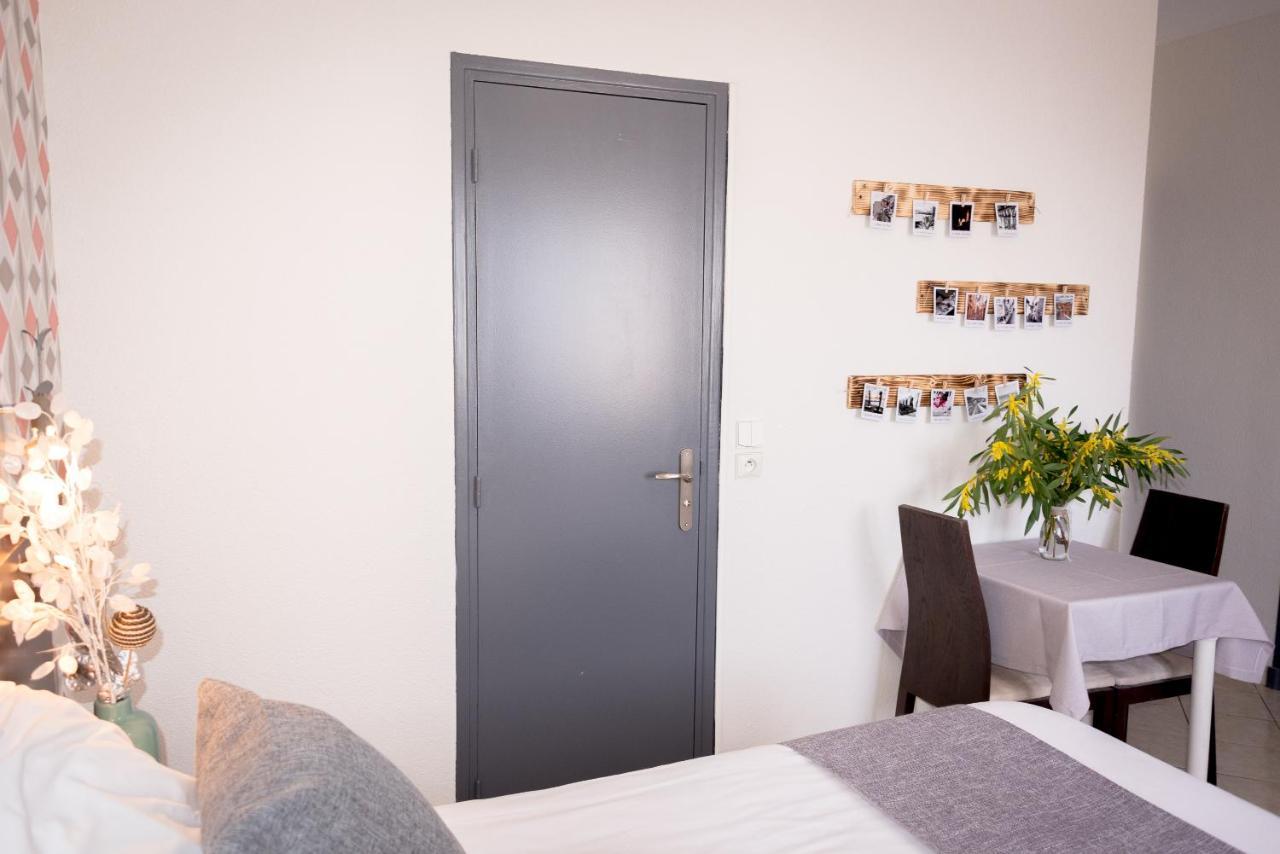 Hotel Et Appartements Reine D'Azur Roquebrune-Cap-Martin Eksteriør billede
