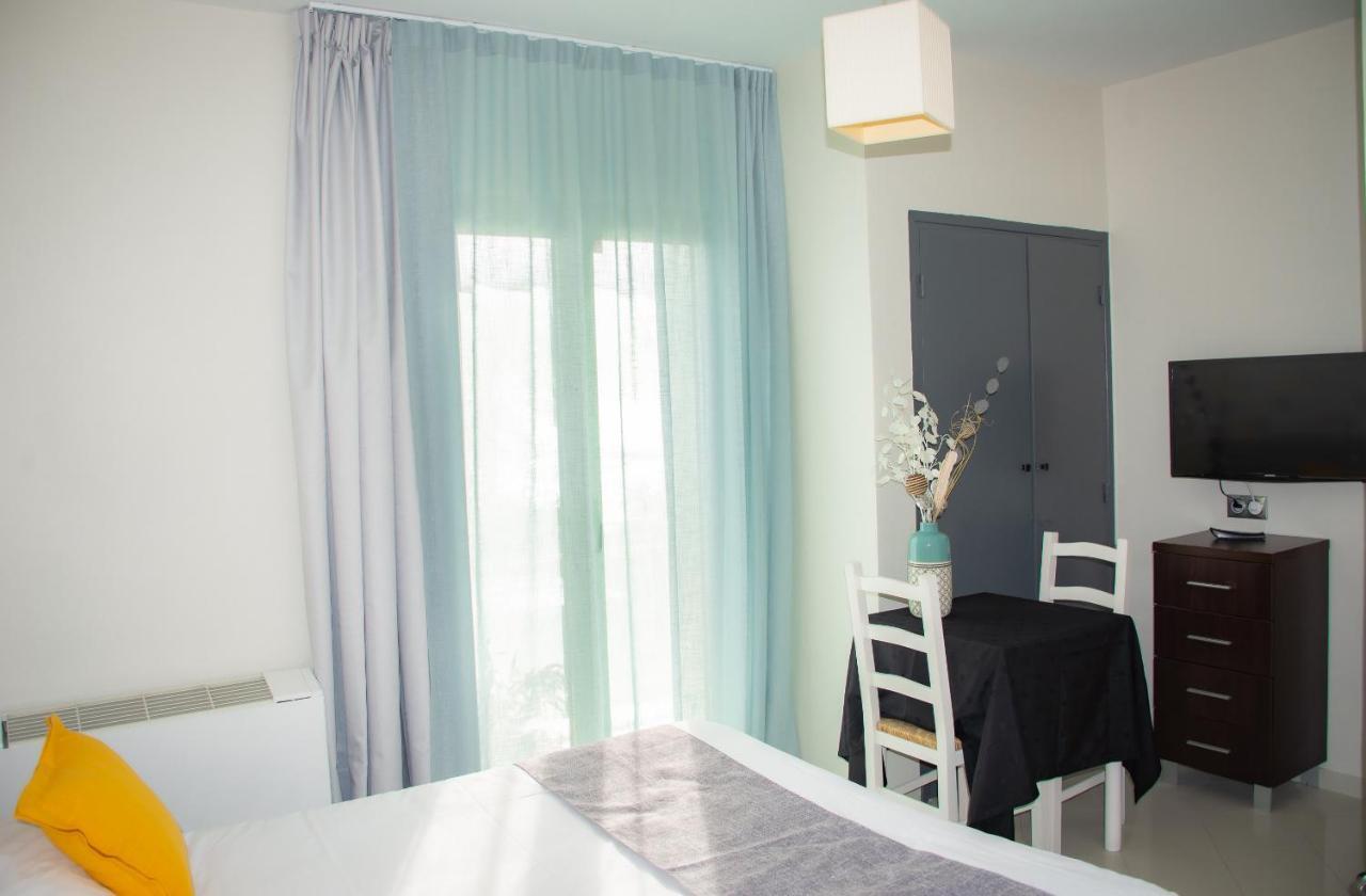 Hotel Et Appartements Reine D'Azur Roquebrune-Cap-Martin Eksteriør billede