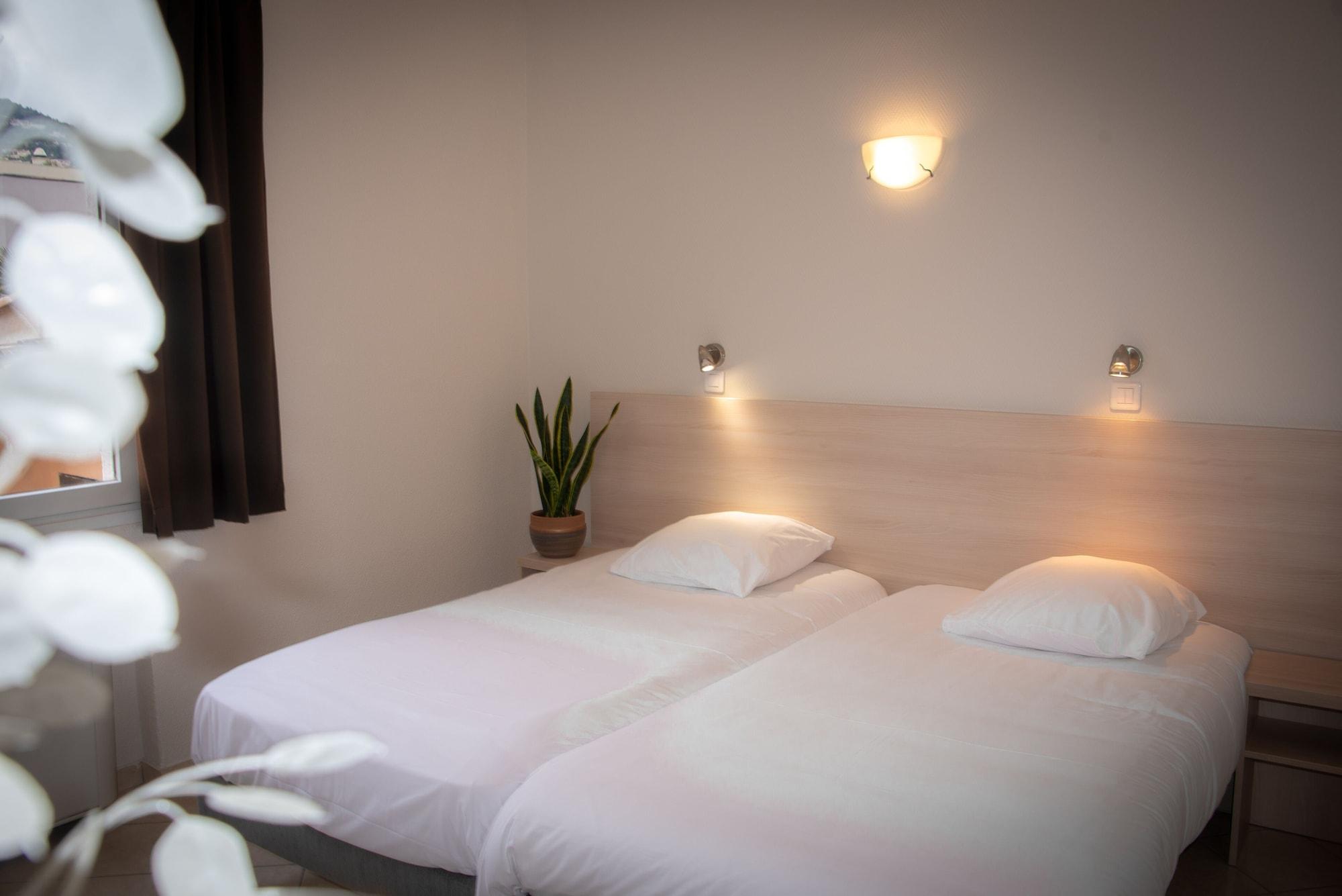 Hotel Et Appartements Reine D'Azur Roquebrune-Cap-Martin Eksteriør billede
