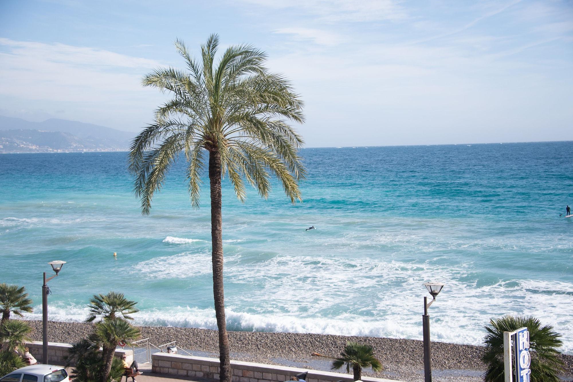 Hotel Et Appartements Reine D'Azur Roquebrune-Cap-Martin Eksteriør billede