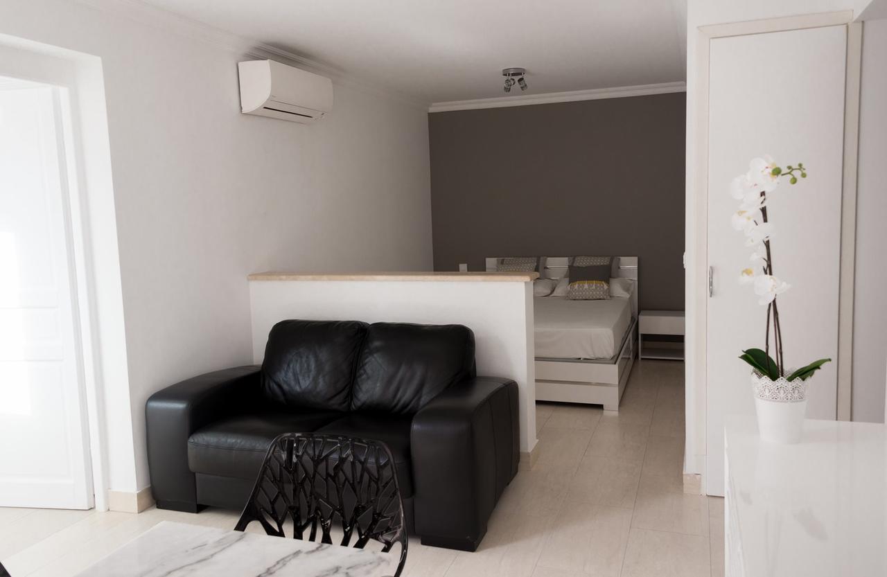 Hotel Et Appartements Reine D'Azur Roquebrune-Cap-Martin Eksteriør billede