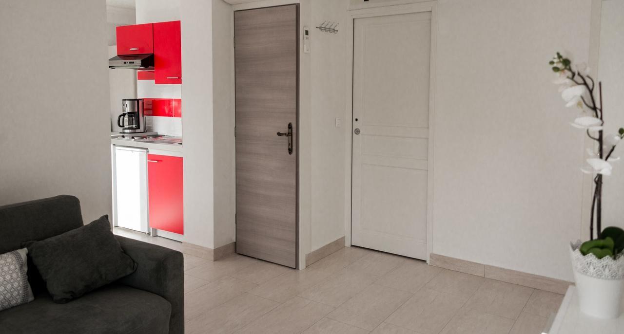 Hotel Et Appartements Reine D'Azur Roquebrune-Cap-Martin Eksteriør billede