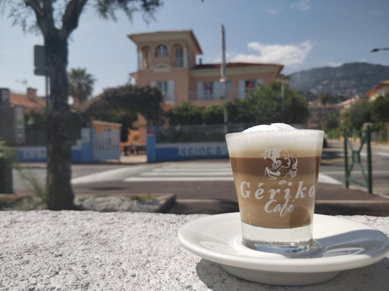 Hotel Et Appartements Reine D'Azur Roquebrune-Cap-Martin Eksteriør billede