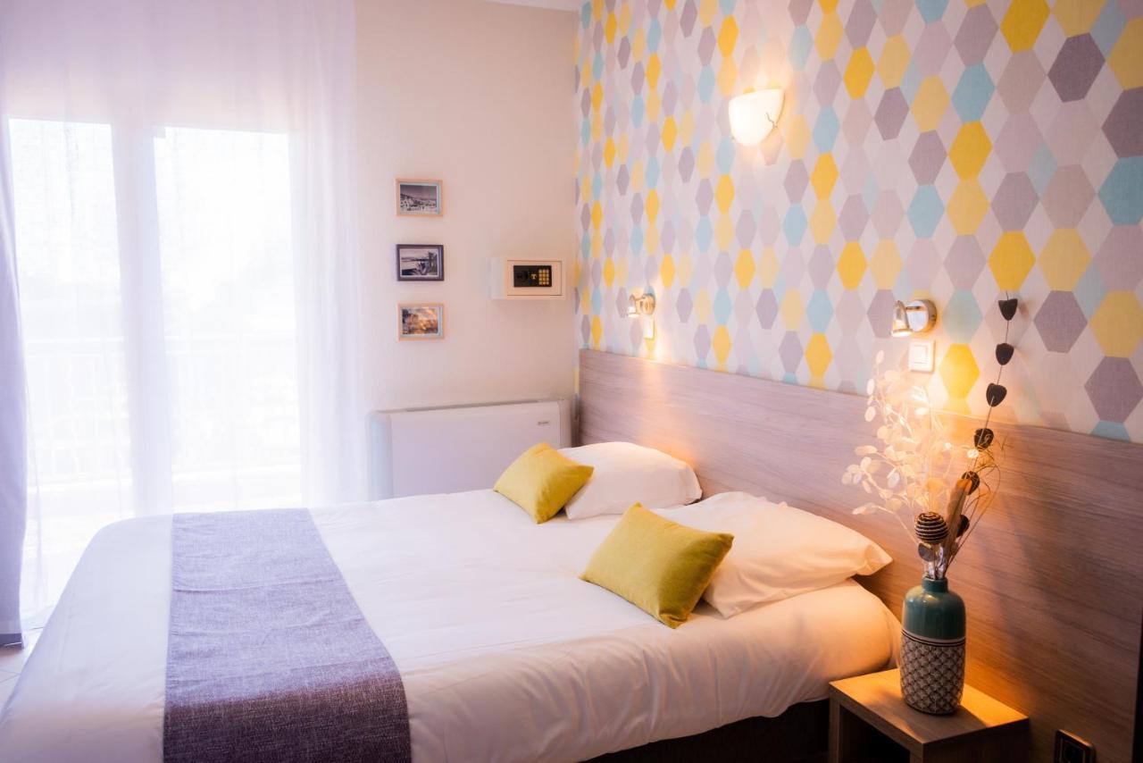 Hotel Et Appartements Reine D'Azur Roquebrune-Cap-Martin Eksteriør billede